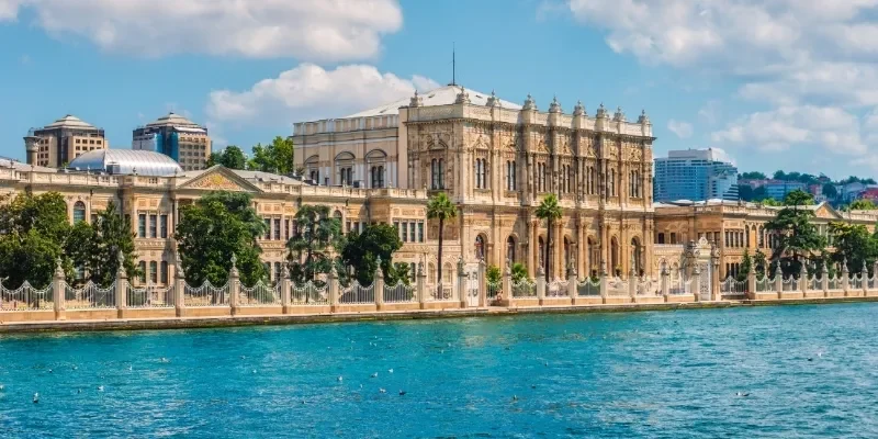 Hair transplant journey Istanbul - Dolmabahçe Sarayı